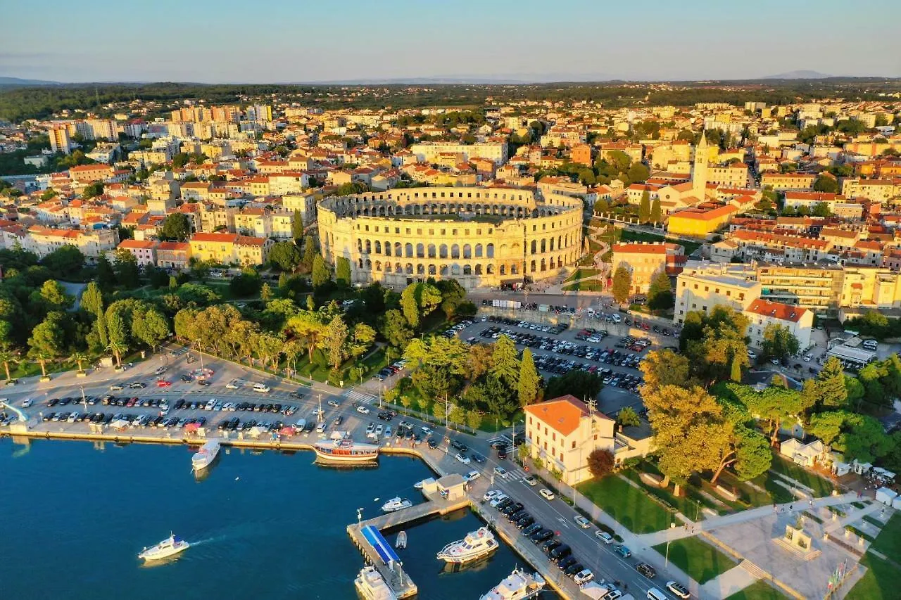 Apartments Dream In Arena 2 Pula Center Free Parking 0*,