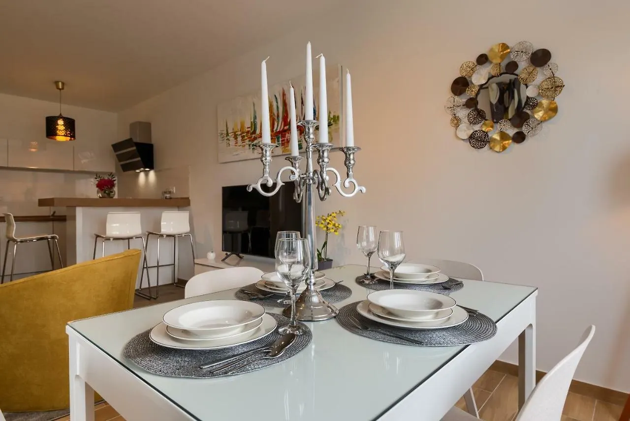 Apartments Dream In Arena 2 Pula Center Free Parking 0*,  Croatia